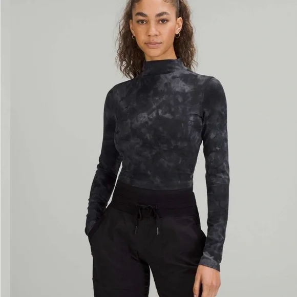 Lululemon All Aligned Mock Neck Long Sleeve Shirt
Diamond Dye Pitch Graphite 10 - Picture 2 of 7